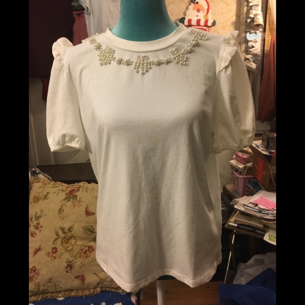 Pretty Pearl Top w/ Frill Cap Sleeves Medium